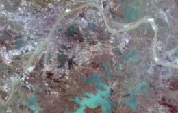 Imagens de satélite mostram ruas desertas em Wuhan, o epicentro do coronavírus