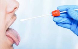 Teste que usa saliva pode facilitar o controle da infecção