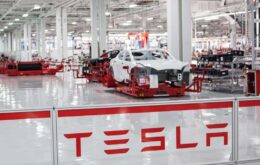 Estudo da Tesla: novas baterias podem viabilizar a aviação elétrica
