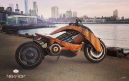 Newron começa pré-venda de moto elétrica com chassi de madeira