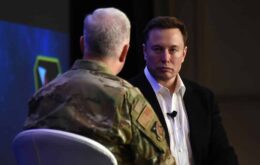 A era dos jatos acabou, diz Elon Musk a general da Força Aérea dos EUA