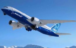 Boeing 787 quebra recorde de maior distância de voo em meio à pandemia do coronavírus