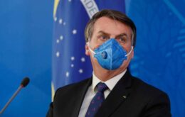 Terceiro exame indica que Bolsonaro continua com coronavírus