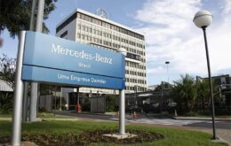 Mercedes-Benz fabricará respiradores mecânicos com peças de veículos