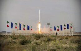 Irã afirma que lançou um satélite militar