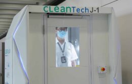Aeroporto de Hong Kong adota cabine de desinfecção