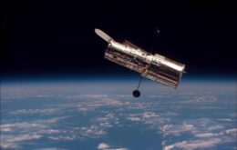 Hubble registra início de fusão galáctica