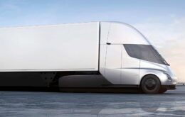Tesla está pronta para aumentar a produção do caminhão elétrico Semi
