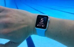 Vídeo mostra como o Apple Watch pode expelir água pelos alto-falantes