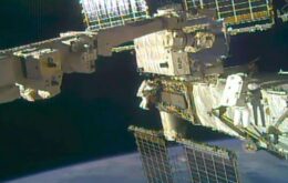 Astronautas realizam penúltima etapa de atualização de baterias da ISS