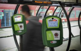 Transporte público de Curitiba passa a aceitar pagamento com Apple Pay