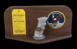Controles usados na missão Apollo 11 são vendidos por R$ 4 milhões