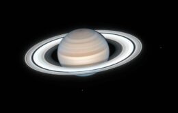 Hubble registra imagens do verão de Saturno