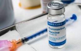 Covid-19: Fiocruz e AstraZeneca assinam acordo para produção de vacina
