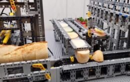 Fábrica de aperitivos espanhóis tapas é construída com Lego
