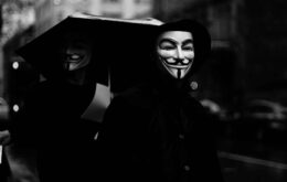 Hackers supostamente ligados ao Anonymous vazam dados de Paulo Guedes, Mourão e bolsonaristas