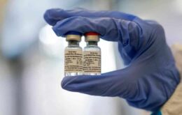 Covid-19: vacina russa começará a ser aplicada em médicos