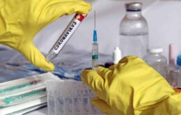 Itália inicia teste em humanos de nova vacina contra a Covid-19