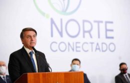 Bolsonaro assina decreto que regulamenta a ‘Lei das Antenas’