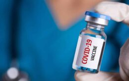 Vacina contra Covid deveria priorizar jovens e crianças, diz estudo