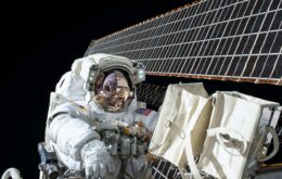 Cérebros de astronautas são ‘reorganizados’ no espaço, aponta estudo