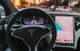 Câmera em carros da Tesla podem monitorar hábitos do motorista