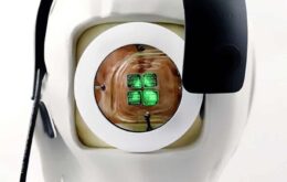 Médicos se preparam para implantar primeiro olho biônico humano do mundo