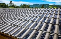 Inmetro libera vendas de telhas que geram energia solar
