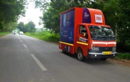 Na Índia, Xiaomi venderá celulares em uma van para população rural
