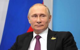 Putin defende Sputnik V e a oferece aos funcionários da ONU