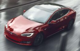 Protótipo de Tesla Model S Plaid bate recorde em Laguna Seca