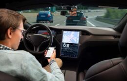 Tesla obtém classificação ‘moderada’ em análise de piloto automático