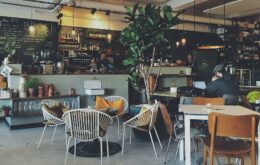 Donos de bares e cafés na França são presos por Wi-Fi sem registros