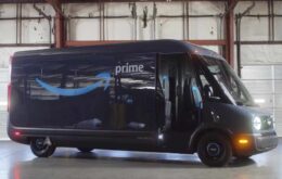Amazon apresenta sua primeira van elétrica para entregas
