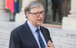 ‘A maioria dos governos escuta seus cientistas, não os ataca’, diz Bill Gates