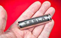 Governo alemão aplica multa milionária à Tesla; empresa recorre