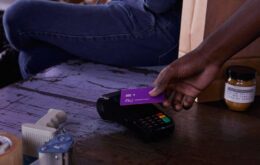 Nubank libera cartões de débito para clientes PJ