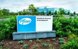 Pfizer afirma que sua vacina contra a Covid-19 tem eficácia de 90%