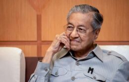 Ex-líder da Malásia tem tuíte removido por glorificação da violência