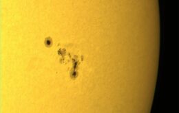 Astrônomos conseguem prever a aparição de mancha na superfície do Sol