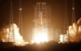 Missão Chang’e 5 pousa com sucesso em solo lunar